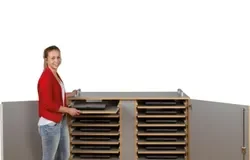 Laptopwagen mit 24 Teleskopauszügen – Mobiler Schrank für bis zu 24 Laptops oder 48 Tablets Laptopwagen mit 24 Teleskopauszügen, fahrbar